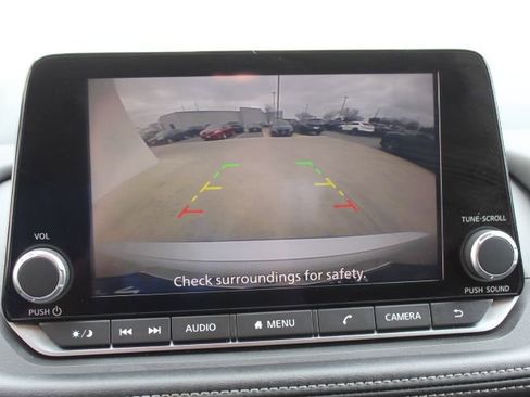 Used 2024 Nissan Rogue S image 21