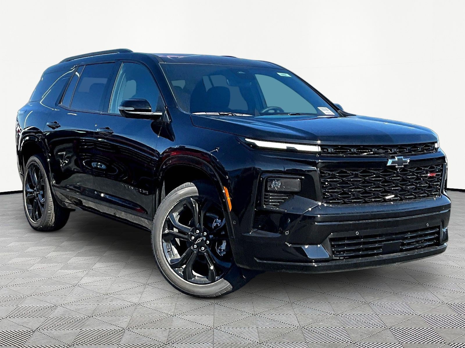 New 2027 Chevrolet Traverse RS w/ LPO, Floor Liner Package FWD image 3