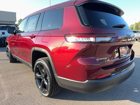 New 2025 Jeep Grand Cherokee L Altitude image 7