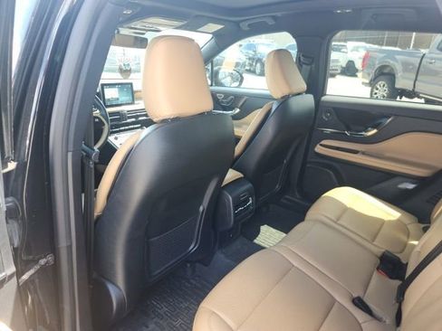 Used 2022 Lincoln Corsair Reserve w/ Equipment Group 201A FWD image 11