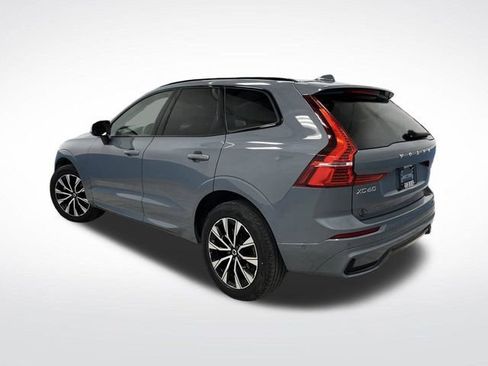 Used 2024 Volvo XC60 B5 Plus w/ Climate Package image 3