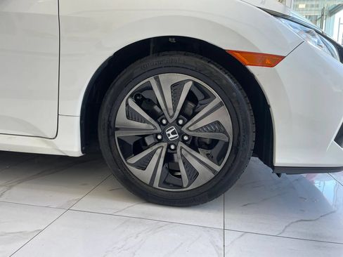 Used 2018 Honda Civic EX image 28