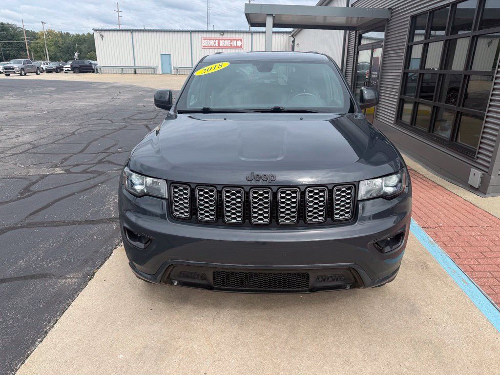 Used 2018 Jeep Grand Cherokee Altitude AWD/4WD image 2
