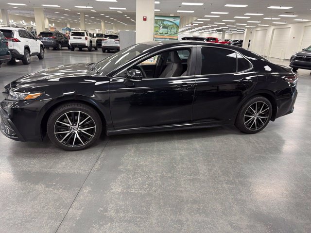 Used 2024 Toyota Camry SE FWD image 4