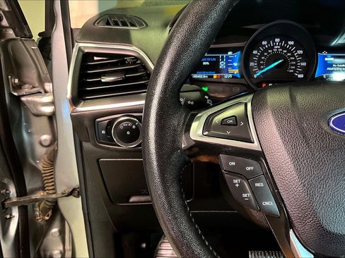 Used 2024 Ford Edge Titanium AWD/4WD image 12