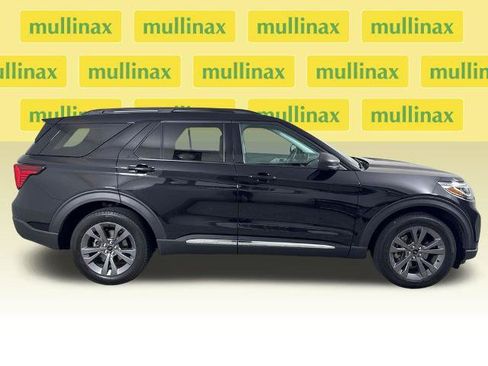 Certified 2025 Ford Explorer Active w/ Active Comfort Package AWD/4WD image 2