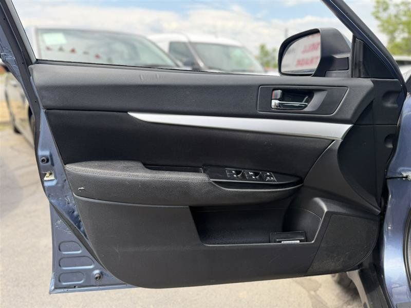 Used 2013 Subaru Outback 2.5i Premium w/ All-Weather Pkg AWD/4WD image 11