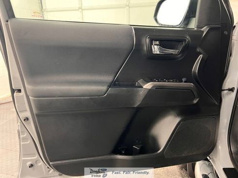 Used 2019 Toyota Tacoma TRD Sport w/ Technology Package AWD/4WD image 24