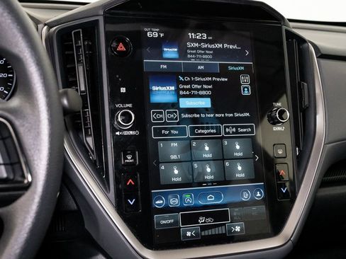 Used 2025 Subaru Crosstrek 2.0i Premium image 23