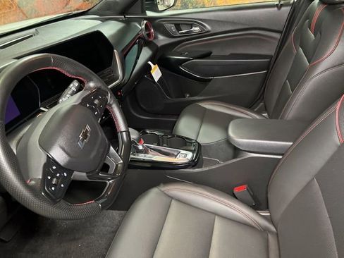Used 2024 Chevrolet Trax RS w/ Sunroof Package image 24