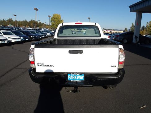 Used 2010 Toyota Tacoma 4x4 Double Cab V6 image 4