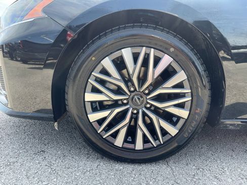 Used 2024 Nissan Altima 2.5 SV FWD image 30