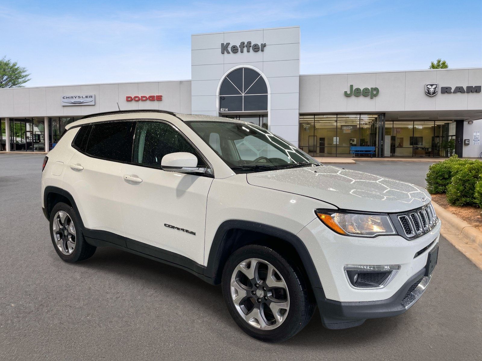 Certified 2017 Jeep Compass Limited w/ Navigation Group AWD/4WD image 3