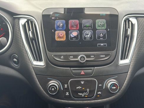 Used 2017 Chevrolet Malibu LT image 15