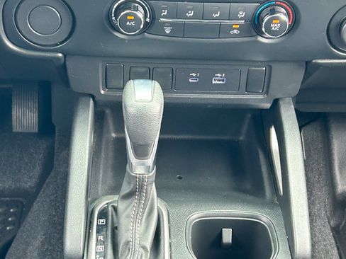 Used 2022 Nissan Frontier 2WD Crew Cab image 20