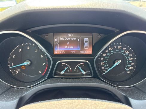 Used 2012 Ford Focus Titanium FWD image 21