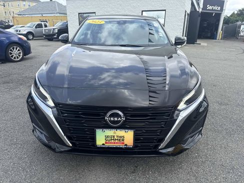 Used 2023 Nissan Altima 2.5 SV FWD image 11