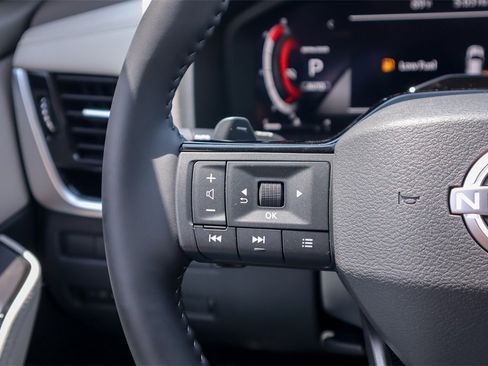 New 2025 Nissan Rogue SL w/ Tech Package image 12