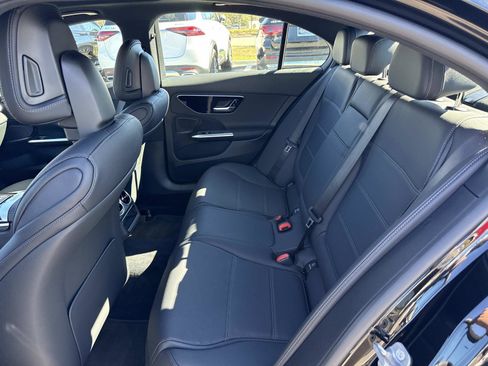 Used 2025 Mercedes-Benz C 300 Sedan image 13