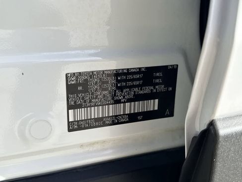 Used 2019 Toyota RAV4 LE w/ Carpet Mat Package image 24