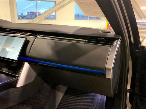 Used 2024 Land Rover Range Rover SE image 18