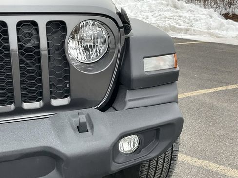 Used 2021 Jeep Gladiator Sport w/ Trailer Tow Package image 2