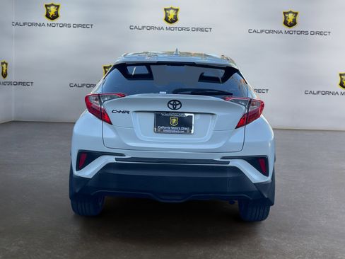 Used 2018 Toyota C-HR XLE image 4