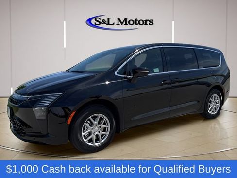 New 2027 Chrysler Pacifica Select FWD image 6