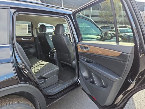 New 2026 Volkswagen Atlas SE image 29