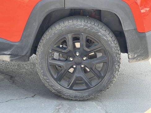 Used 2018 Jeep Renegade Altitude AWD/4WD image 14