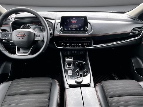 Used 2025 Nissan Rogue SV AWD/4WD image 7