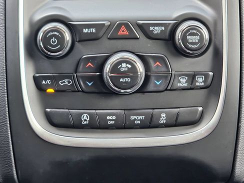 Used 2019 Dodge Durango SXT w/ 3rd Row Seating Group RWD image 13