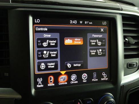 Used 2015 RAM 1500 Laramie Limited image 36