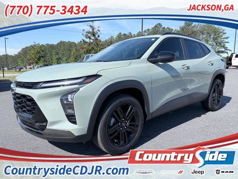 Used 2025 Chevrolet Trax ACTIV w/ Driver Confidence Package FWD image 1