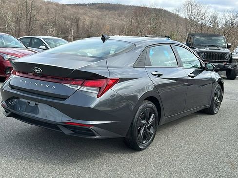 Used 2023 Hyundai Elantra SEL image 5