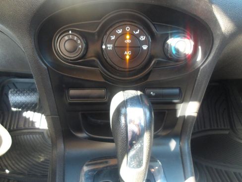 Used 2011 Ford Fiesta SES image 23