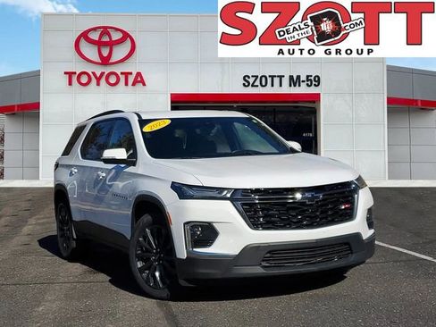 Used 2023 Chevrolet Traverse RS w/ LPO, Floor Liner Package image 1