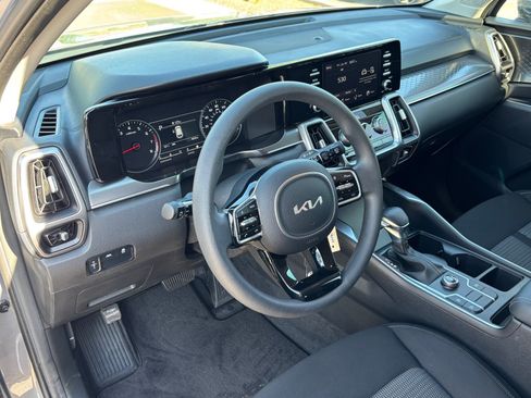 Certified 2023 Kia Sorento LX FWD image 20