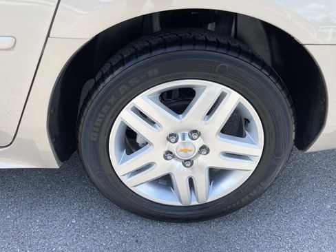 Used 2011 Chevrolet Impala LT w/ Luxury Edition Package FWD image 11