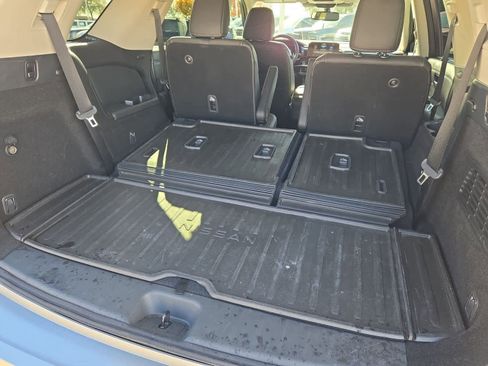 Used 2022 Nissan Pathfinder Platinum w/ Cargo Package image 33