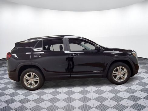 Used 2022 GMC Terrain SLE w/ Driver Convenience Package image 7