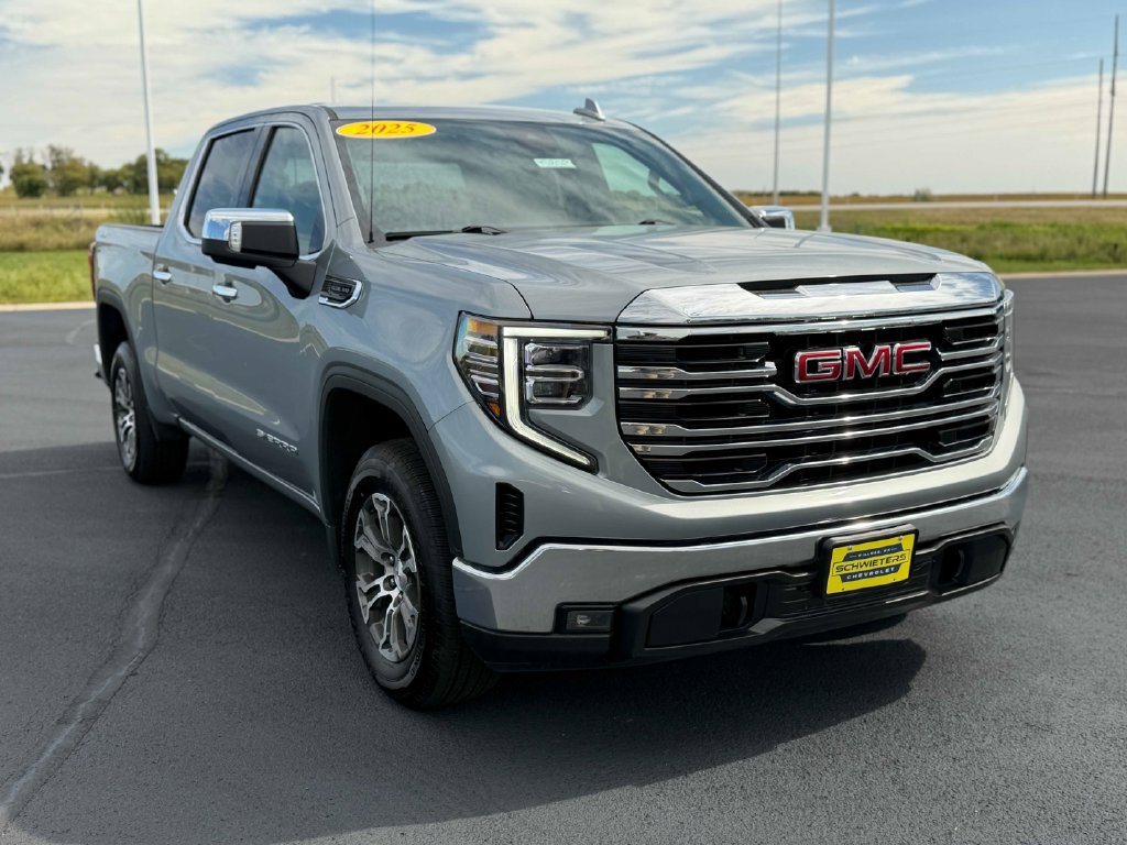 Used 2025 GMC Sierra 1500 SLT AWD/4WD image 5