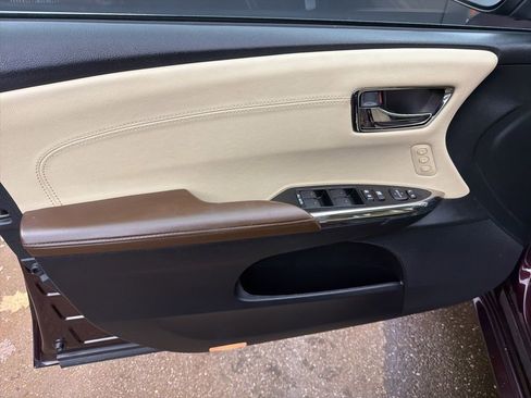 Used 2015 Toyota Avalon XLE Touring image 11