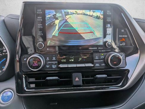 Certified 2021 Toyota Highlander XLE image 14