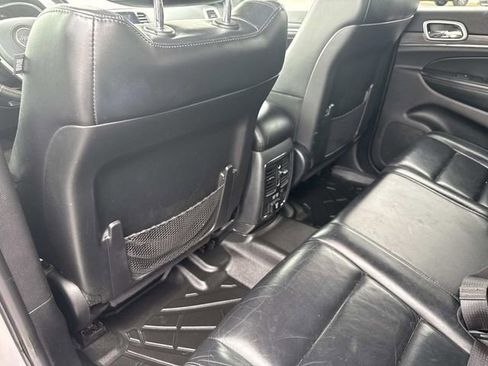 Used 2019 Jeep Grand Cherokee Limited AWD/4WD image 24