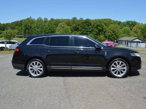 Used 2012 Lincoln MKT AWD image 5