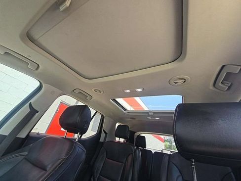 Used 2018 Chevrolet Traverse LT w/ LPO, Floor Liner Package AWD/4WD image 10