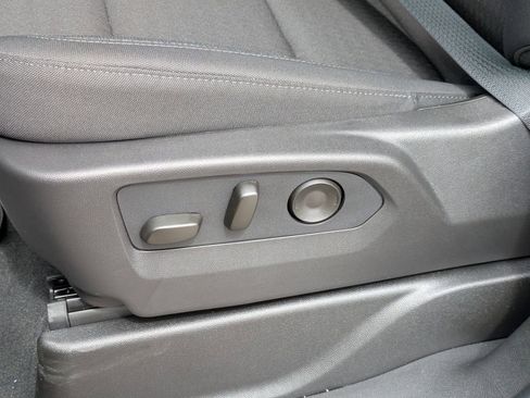 New 2026 Chevrolet Suburban LS image 17