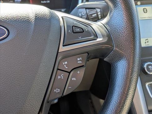 Used 2019 Ford Fusion SE FWD image 13
