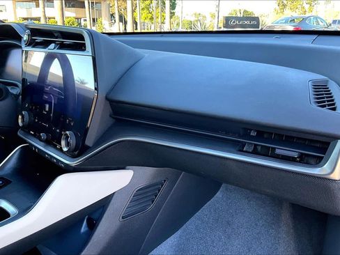 Used 2023 Lexus RZ 450e Premium image 17